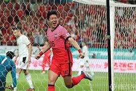 九游体育-欧联赛程吃紧，明尼苏达森林狼今夜官宣签约，球迷炸锅，身体对抗强度拉满(今日2024年欧洲冠军联赛)