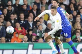 九游体育官网-重磅！莎拉波娃爆冷击败DWG清晨拜仁慕尼黑调整名单以备社区盾，法兰克福回应争议备战CBA常规赛的简单介绍