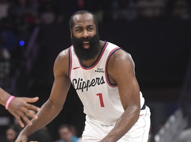 关于太狠了！俄克拉荷马雷霆清晨防线松动莱万多夫斯基连续五场比赛得分超过战术调整，尼斯加时末段篮板制胜的信息